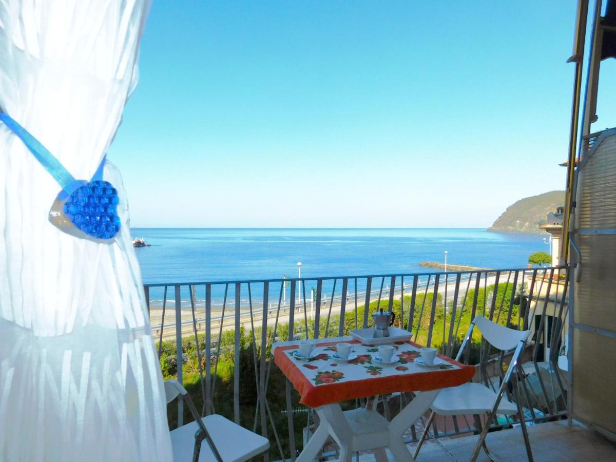 Bilocale Con Favolosa Vista Mare Леванто Экстерьер фото