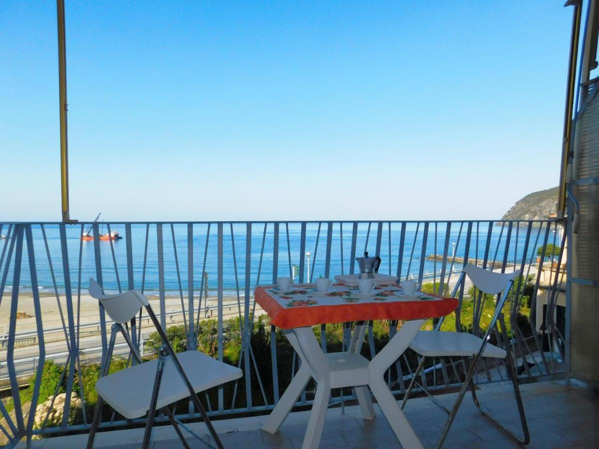 Bilocale Con Favolosa Vista Mare Леванто Экстерьер фото
